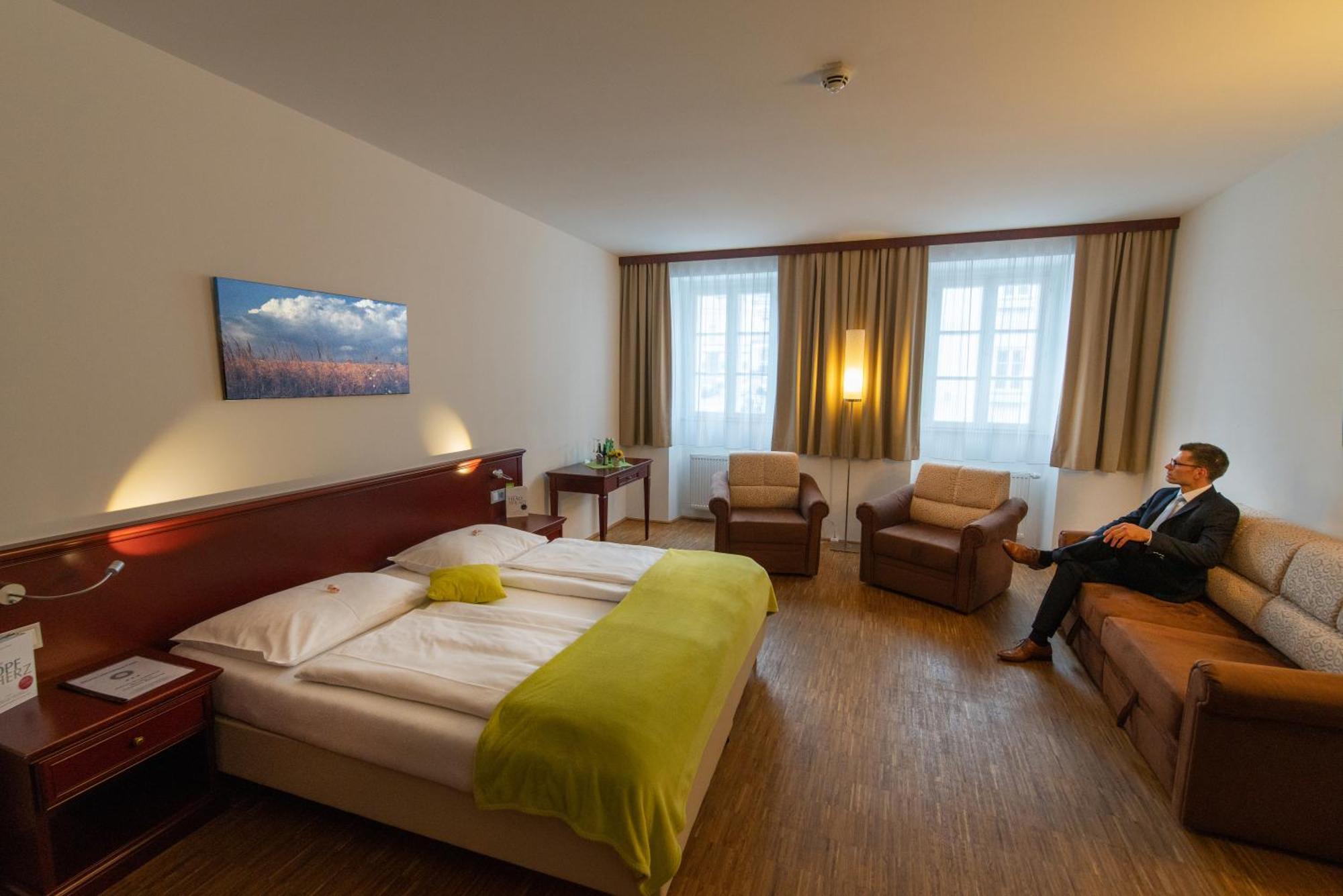 Stadthotel ויידהופן אן דר טהיה מראה חיצוני תמונה